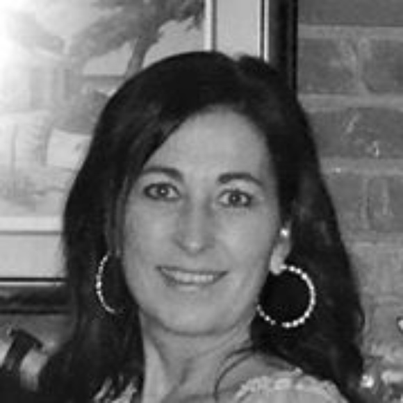 Meet your Poshers, Sara and Kristin - Picture 5 of 7